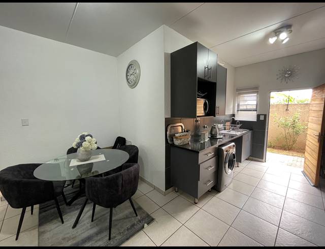3 BEDROOM SECTIONAL TITLE FOR SALE IN RAVENSWOOD